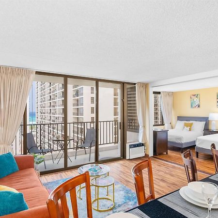 Beautiful 1Br, Steps To Waikiki Beach And Parking Хонолулу Екстериор снимка