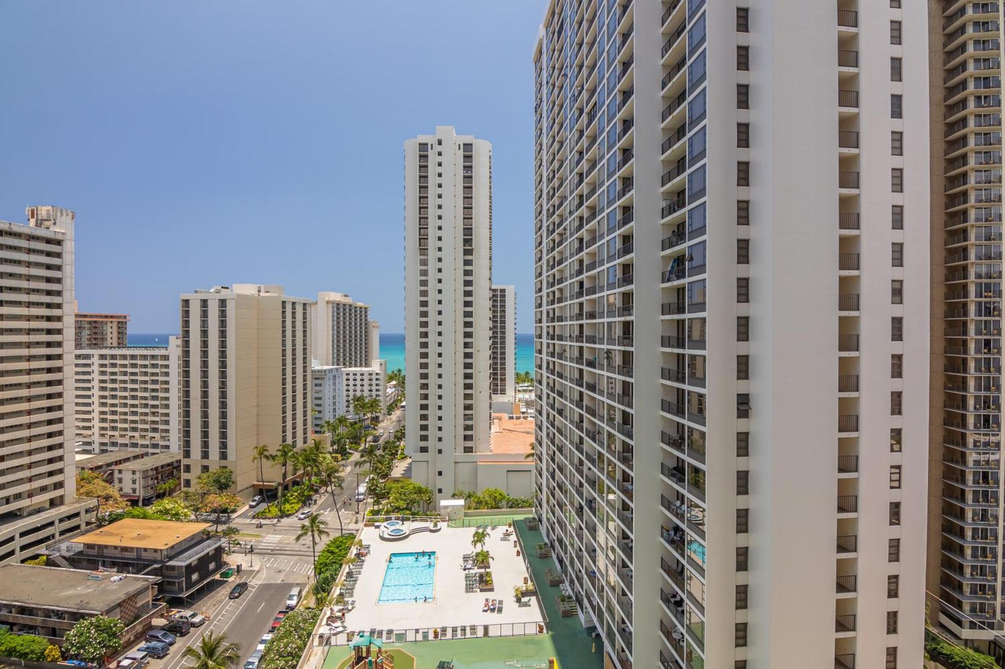 Beautiful 1Br, Steps To Waikiki Beach And Parking Хонолулу Екстериор снимка