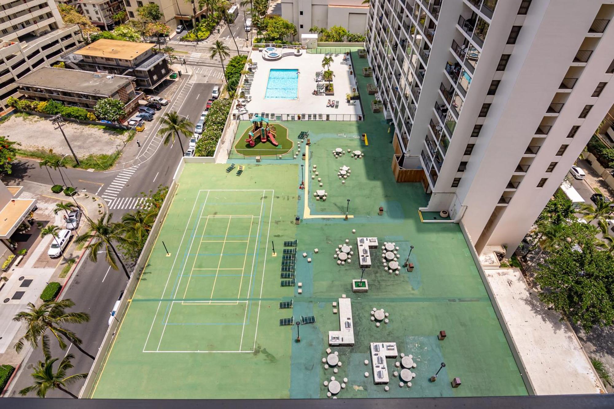 Beautiful 1Br, Steps To Waikiki Beach And Parking Хонолулу Екстериор снимка