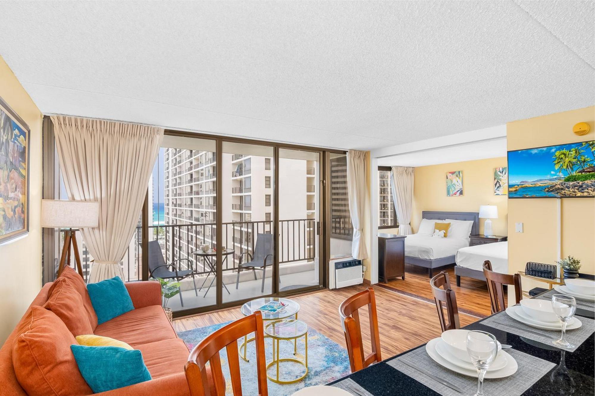 Beautiful 1Br, Steps To Waikiki Beach And Parking Хонолулу Екстериор снимка