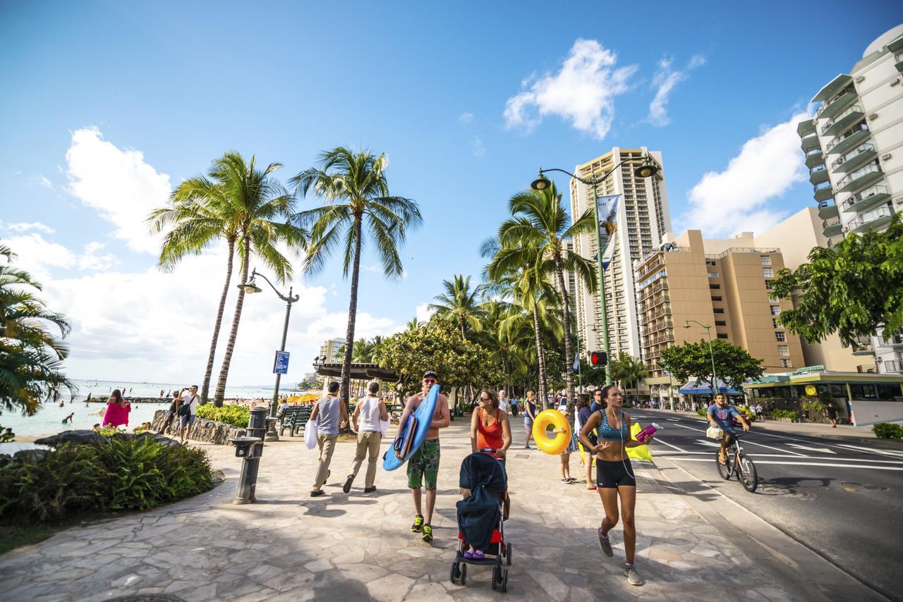 Beautiful 1Br, Steps To Waikiki Beach And Parking Хонолулу Екстериор снимка