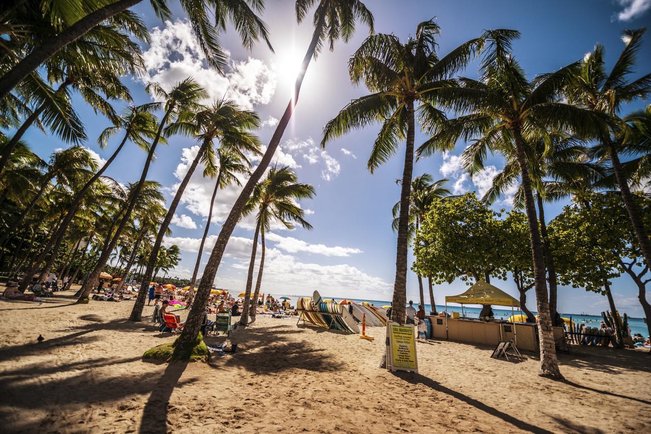 Beautiful 1Br, Steps To Waikiki Beach And Parking Хонолулу Екстериор снимка