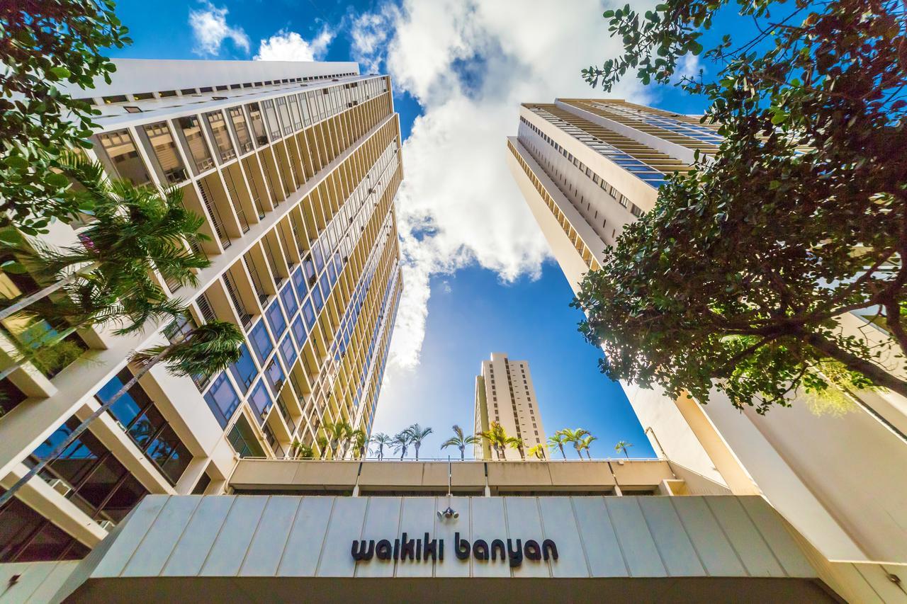 Beautiful 1Br, Steps To Waikiki Beach And Parking Хонолулу Екстериор снимка